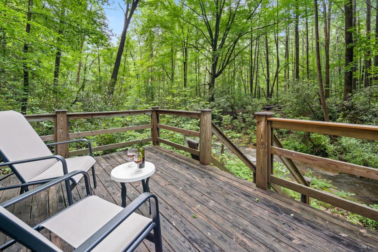 Falling Waters At Rumbling Bald Lake Lure Buitenkant foto